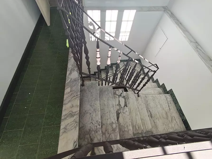 Immagine 13 di Ufficio in affitto  a Lucca