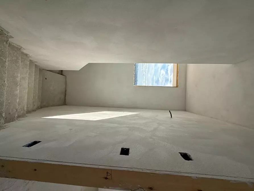 Immagine 26 di Villa in vendita  a Santa Maria A Monte