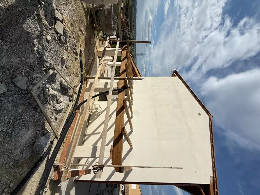 Immagine 15 di Villa in vendita  a Santa Maria A Monte