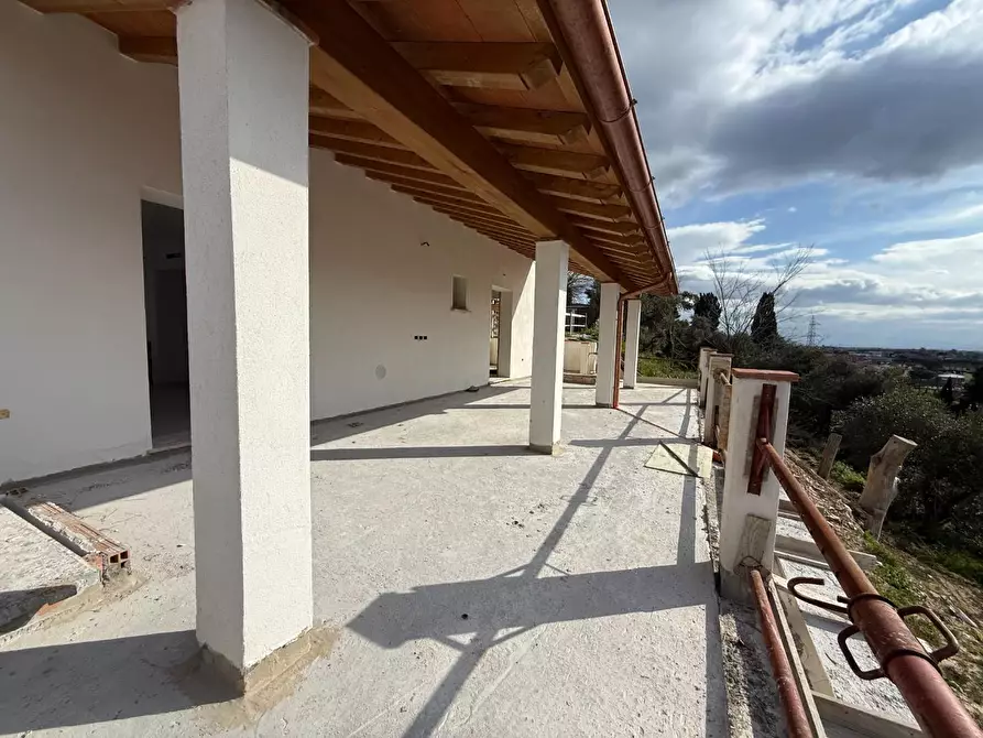 Immagine 4 di Villa in vendita  a Santa Maria A Monte