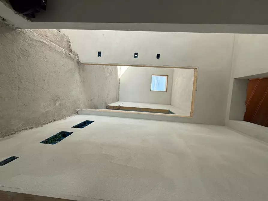 Immagine 17 di Villa in vendita  a Santa Maria A Monte