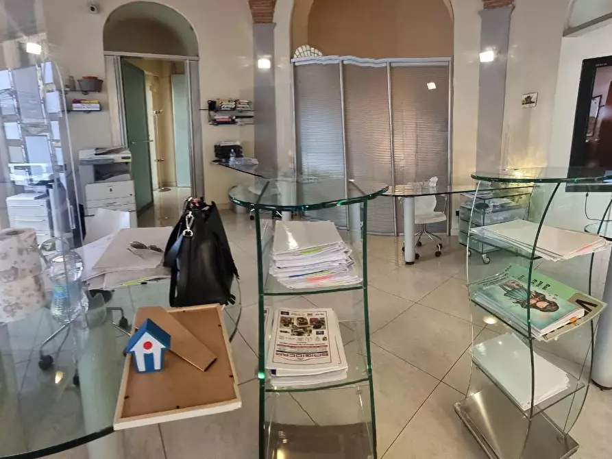 Immagine 4 di Locale commerciale in vendita  a Livorno