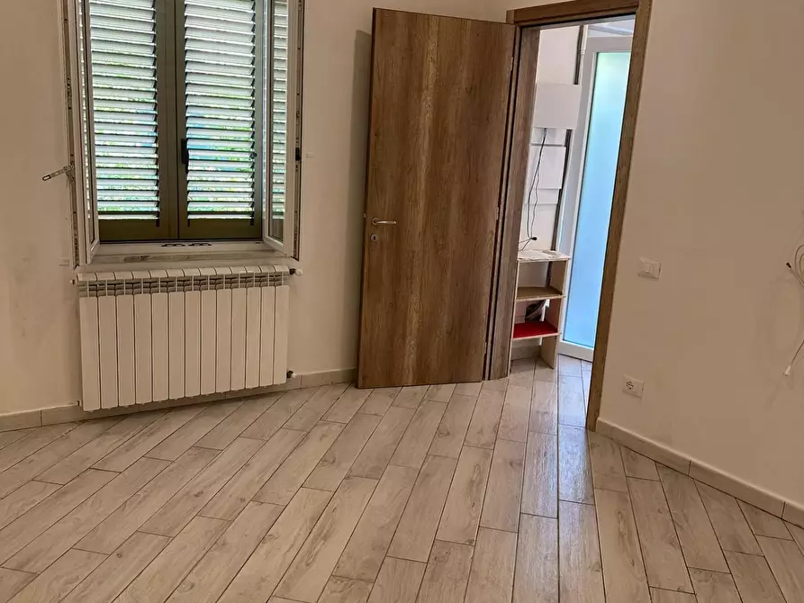 Immagine 3 di Porzione di casa in affitto  a Carrara