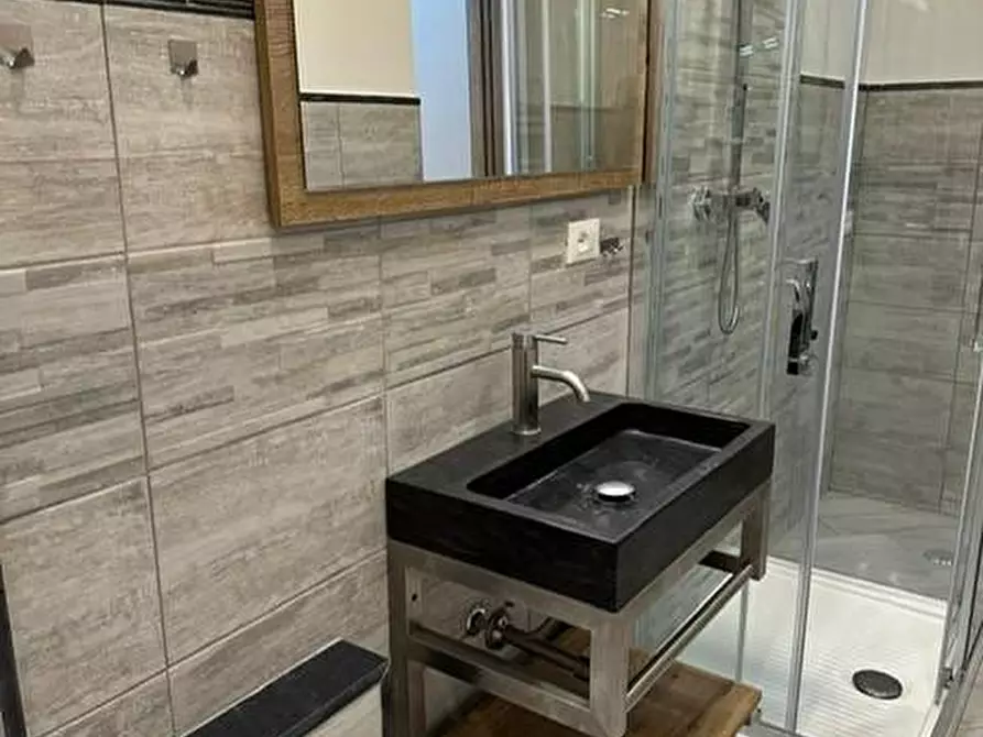 Immagine 7 di Porzione di casa in affitto  a Carrara