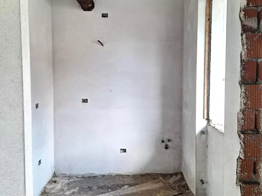 Immagine 9 di Appartamento in vendita  a Lucca