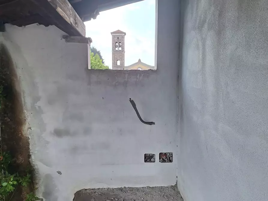 Immagine 16 di Appartamento in vendita  a Lucca