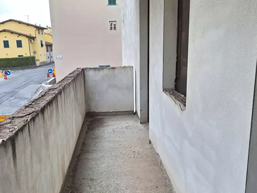 Immagine 2 di Appartamento in vendita  a Lucca