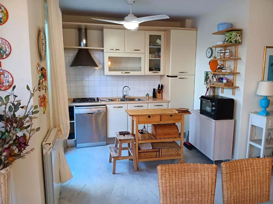 Immagine 9 di Casa quadrifamiliare in vendita  a Massa