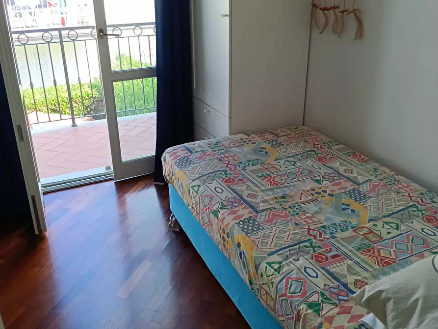 Immagine 22 di Casa quadrifamiliare in vendita  a Massa