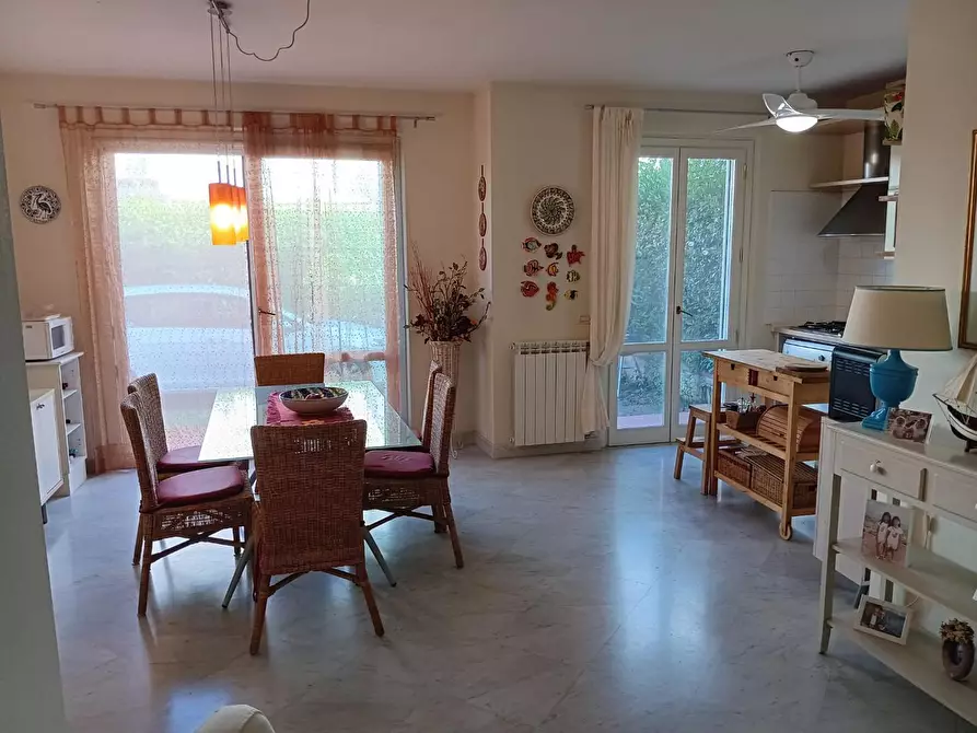 Immagine 12 di Casa quadrifamiliare in vendita  a Massa