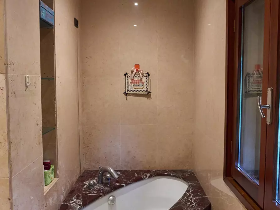 Immagine 9 di Villa in vendita  a San Miniato