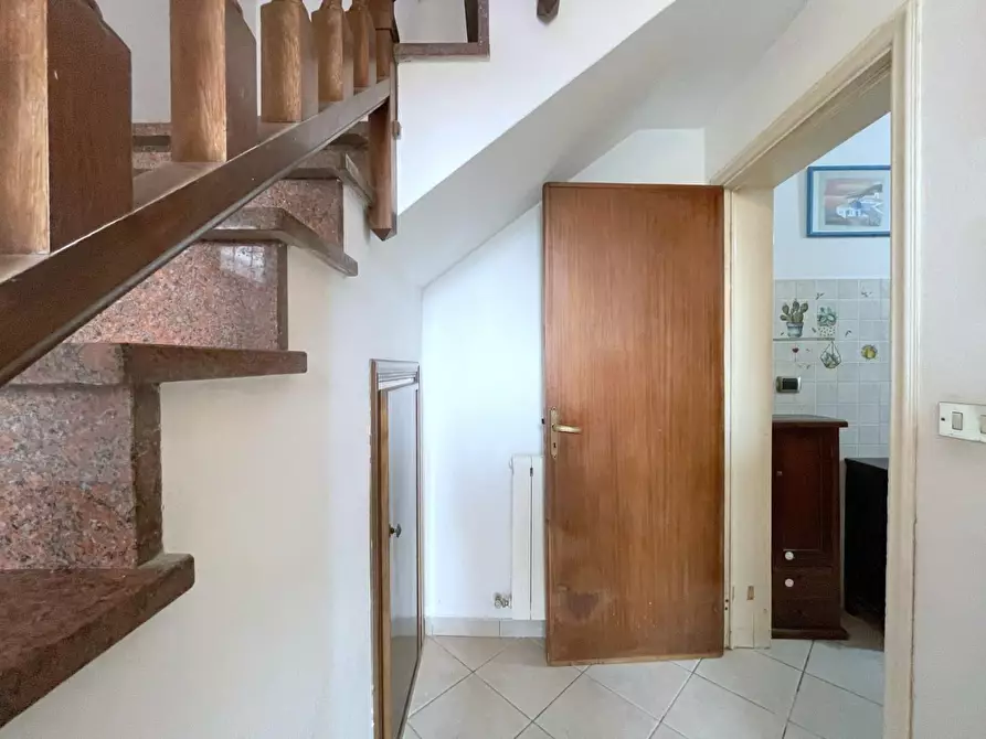 Immagine 7 di Villa in vendita  a Massarosa