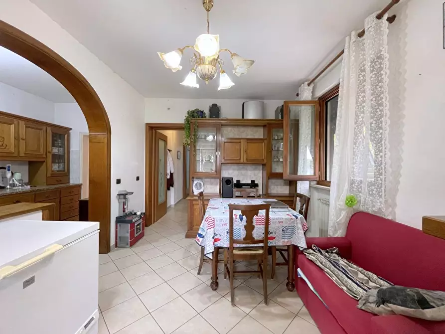 Immagine 11 di Villa in vendita  a Massarosa