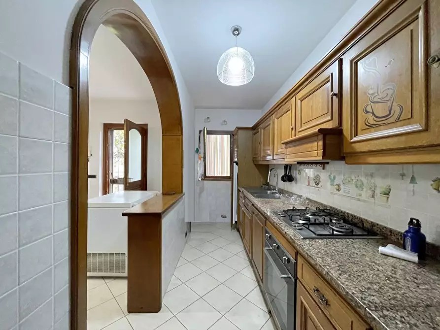 Immagine 8 di Villa in vendita  a Massarosa