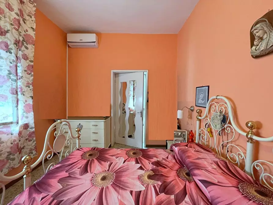 Immagine 37 di Villa in vendita  a Massarosa