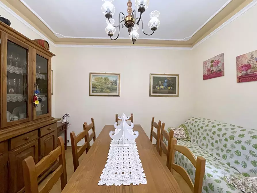 Immagine 3 di Villa in vendita  a Massarosa