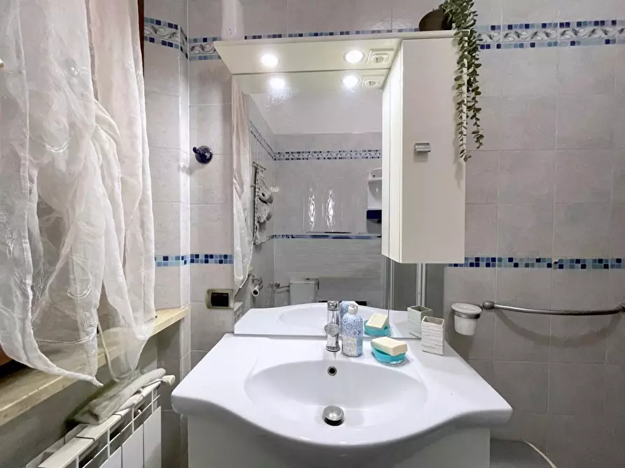 Immagine 16 di Villa in vendita  a Massarosa