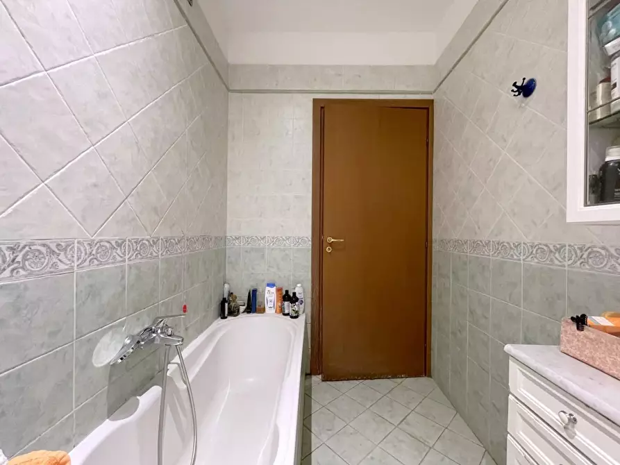 Immagine 27 di Villa in vendita  a Massarosa