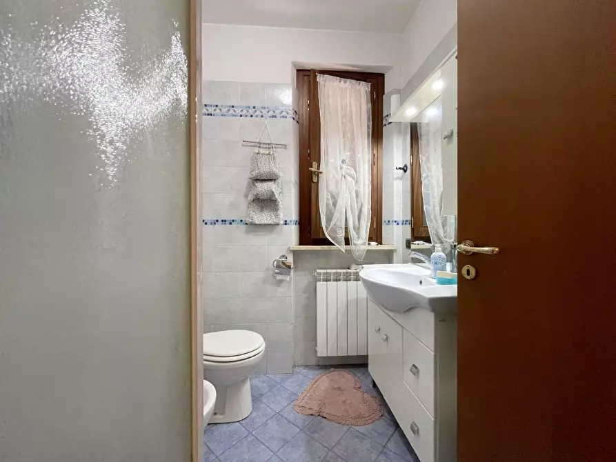 Immagine 14 di Villa in vendita  a Massarosa