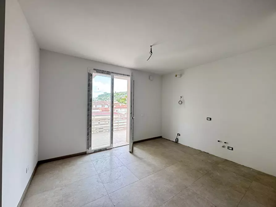 Immagine 4 di Appartamento in vendita  a Capraia E Limite