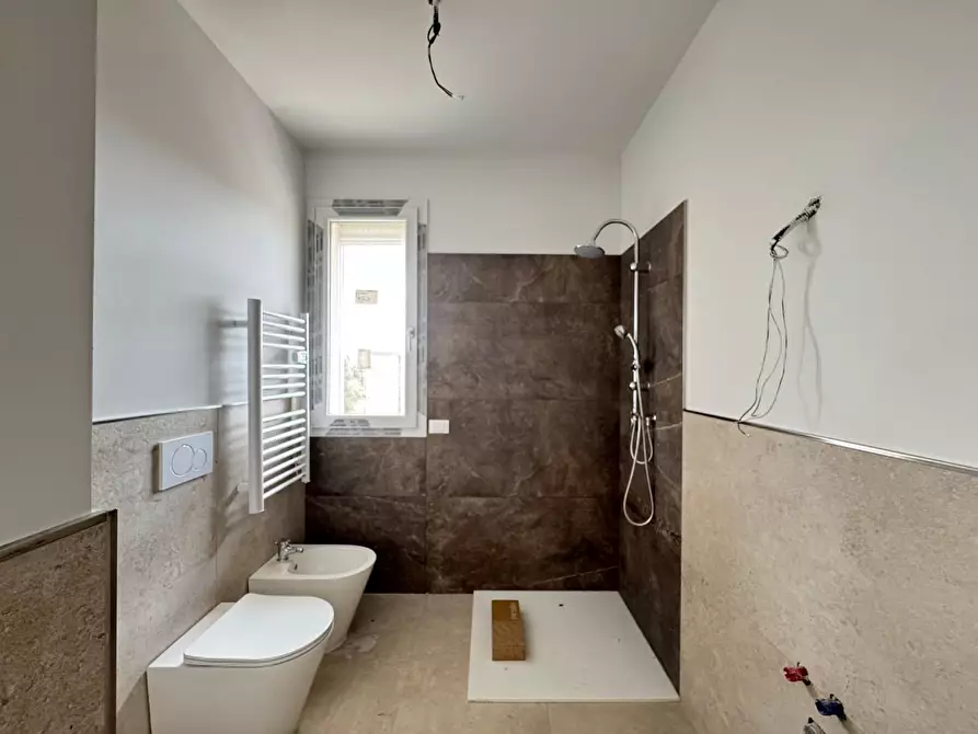 Immagine 26 di Appartamento in vendita  a Capraia E Limite