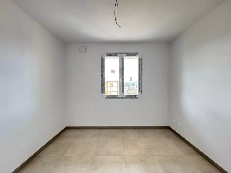 Immagine 21 di Appartamento in vendita  a Capraia E Limite