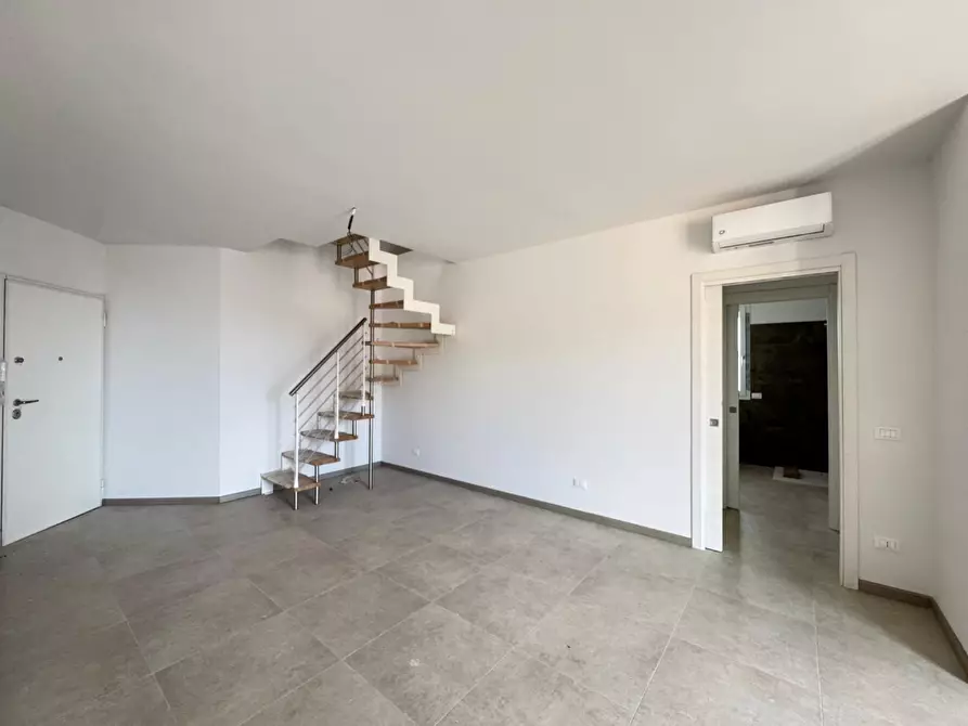 Immagine 12 di Appartamento in vendita  a Capraia E Limite