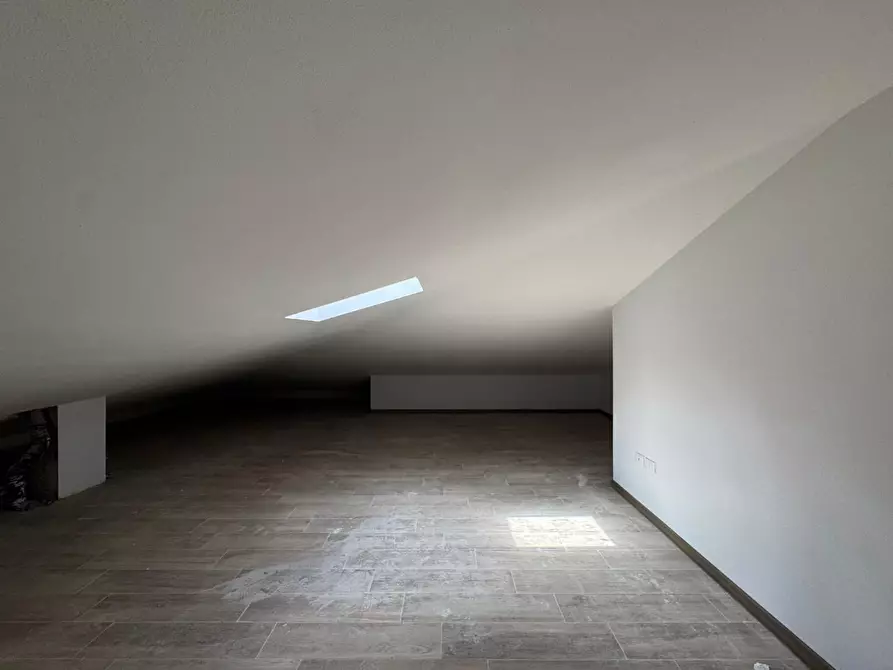 Immagine 38 di Appartamento in vendita  a Capraia E Limite