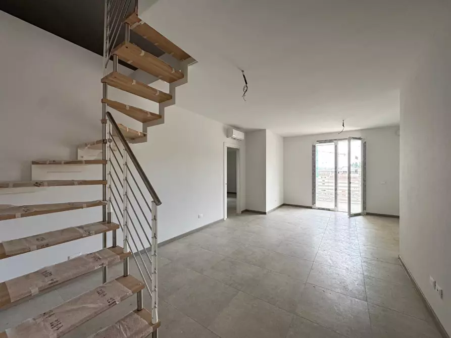 Immagine 1 di Appartamento in vendita  a Capraia E Limite