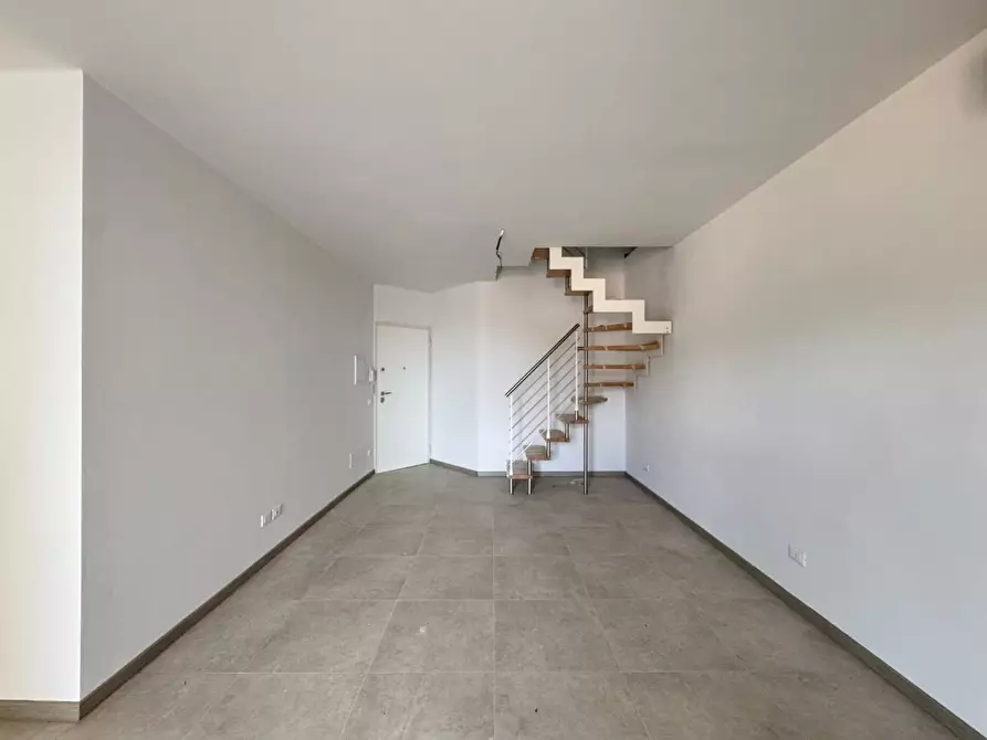 Immagine 35 di Appartamento in vendita  a Capraia E Limite