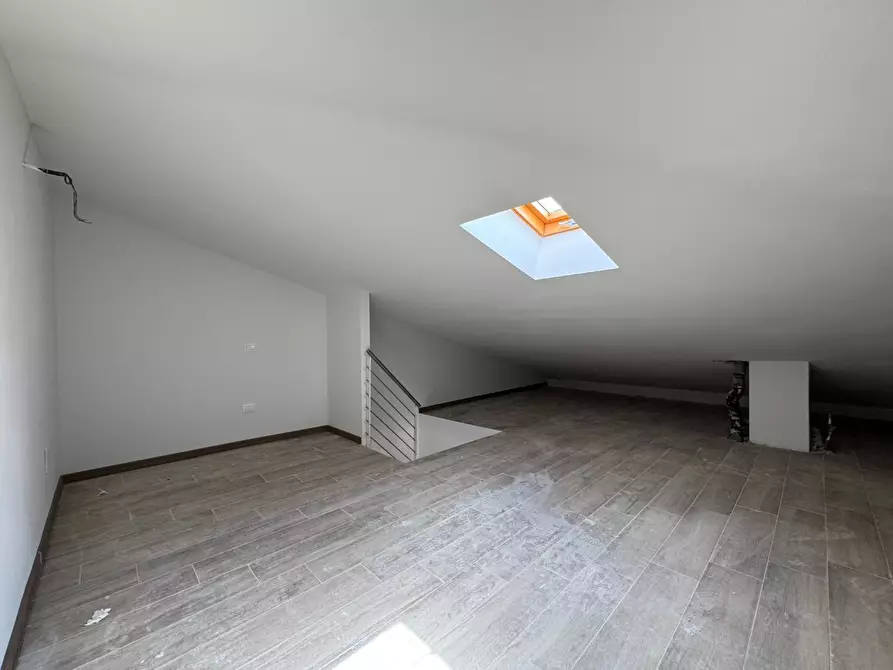 Immagine 39 di Appartamento in vendita  a Capraia E Limite