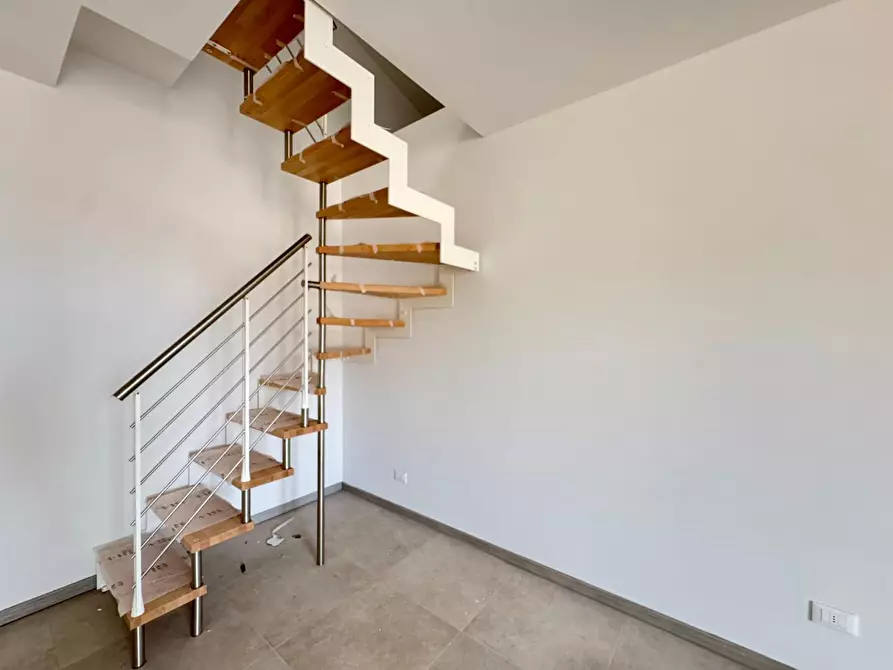 Immagine 14 di Appartamento in vendita  a Capraia E Limite