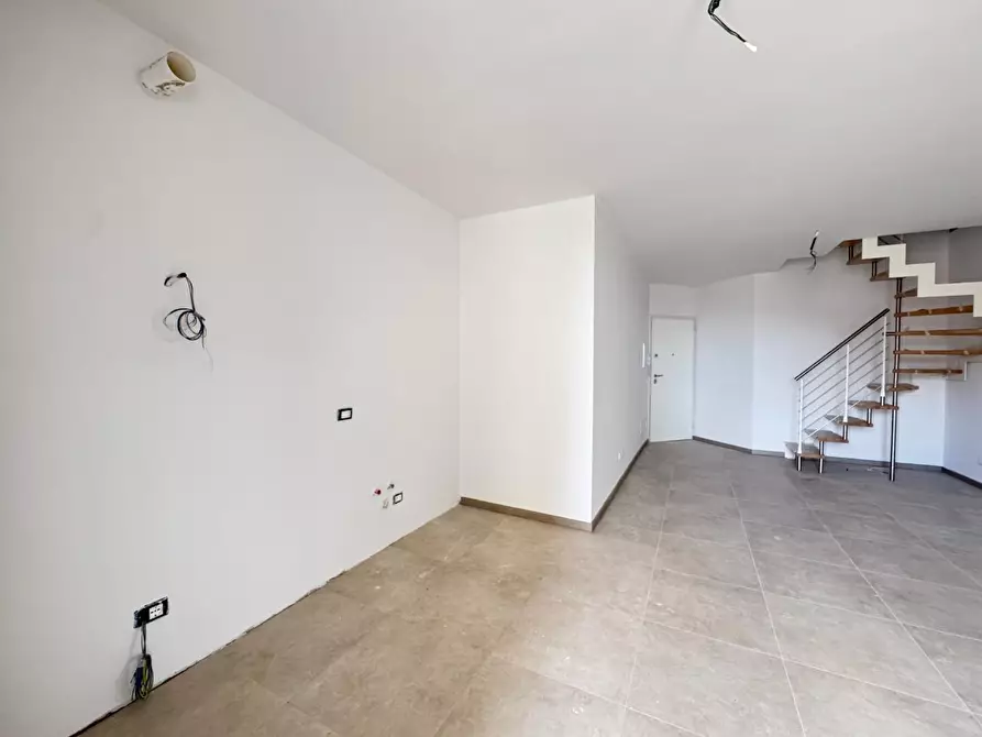 Immagine 9 di Appartamento in vendita  a Capraia E Limite