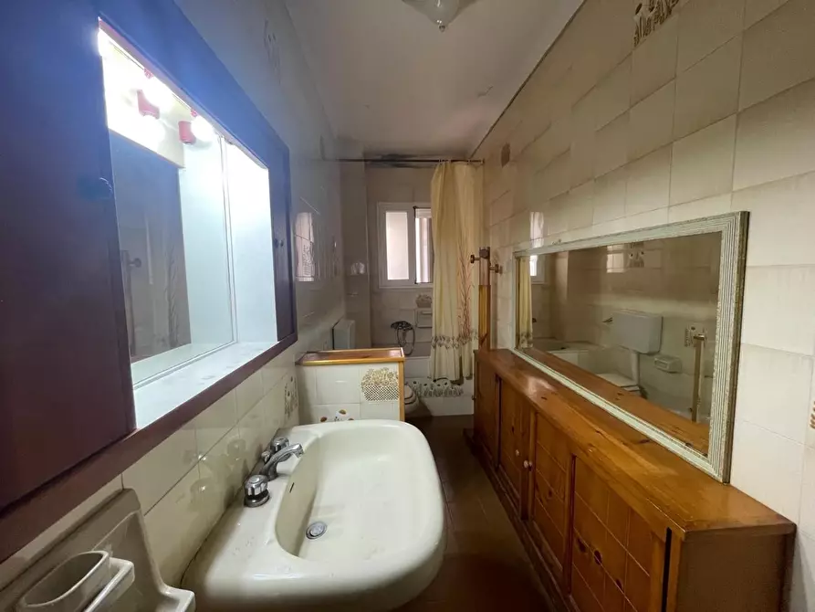 Immagine 19 di Appartamento in vendita  a Taranto