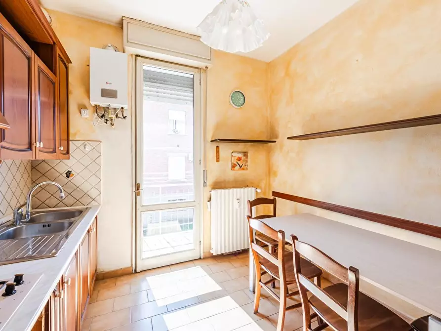 Immagine 3 di Appartamento in vendita  a Reggio Nell'emilia