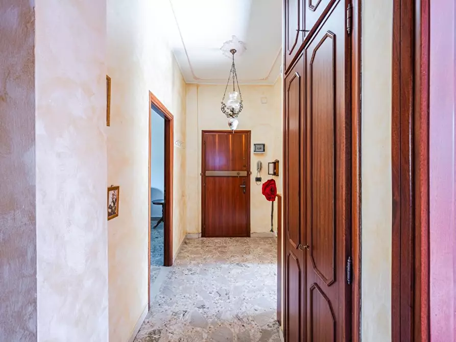 Immagine 2 di Appartamento in vendita  a Reggio Nell'emilia