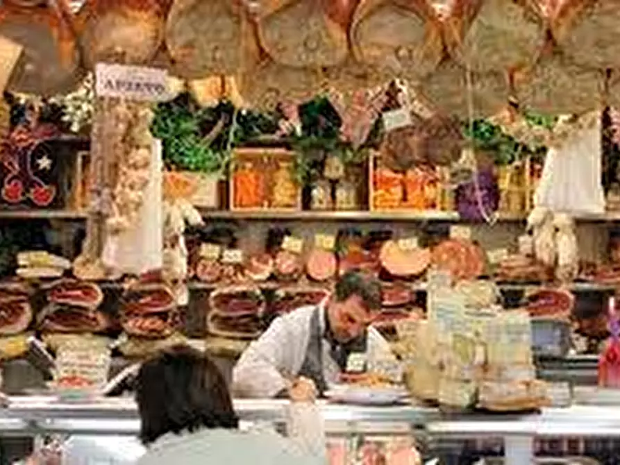Immagine 15 di Alimentari in vendita  a Livorno