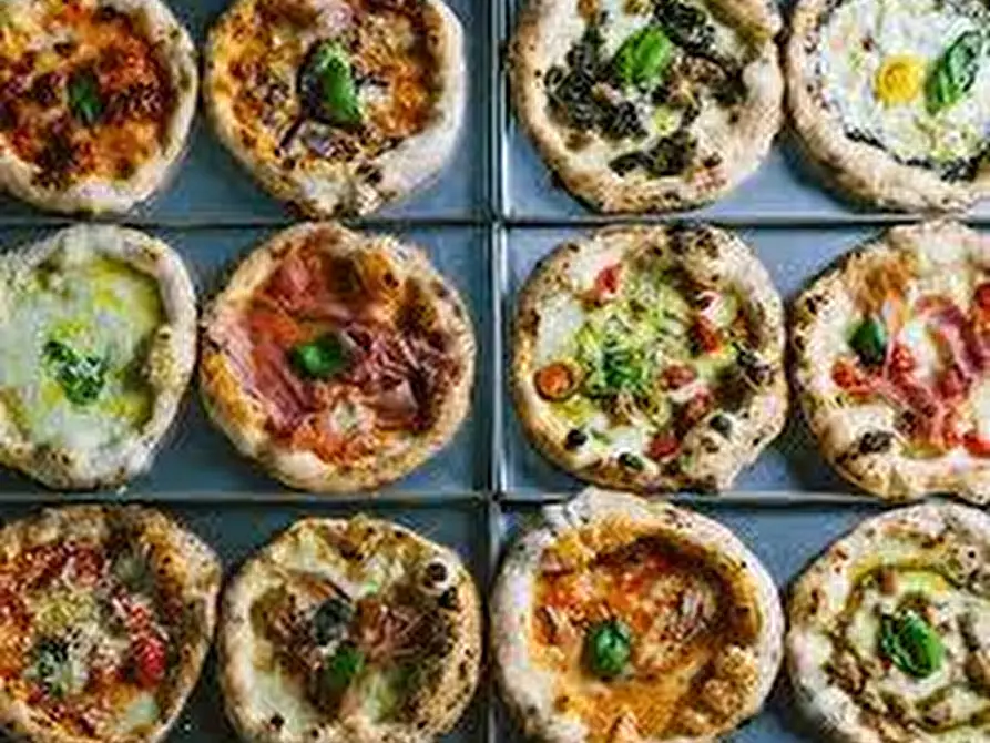 Immagine 20 di Alimentari in vendita  a Livorno