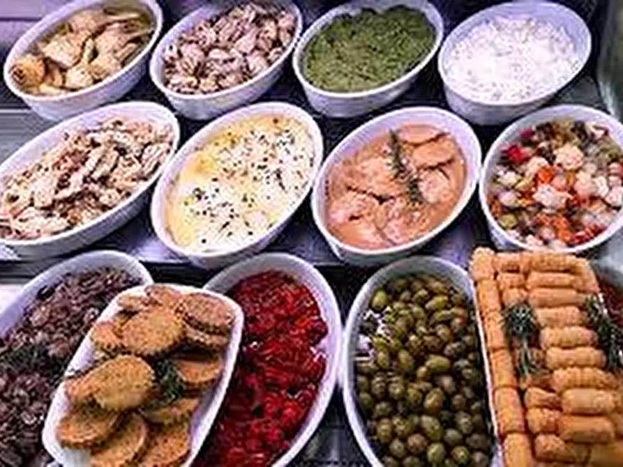 Immagine 10 di Alimentari in vendita  a Livorno