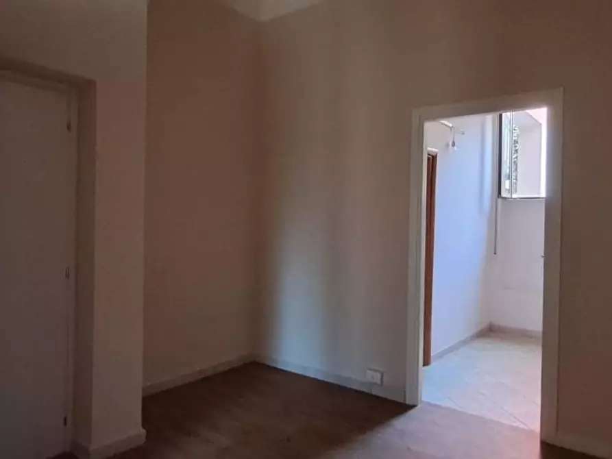 Immagine 8 di Locale commerciale in affitto  a Pisa