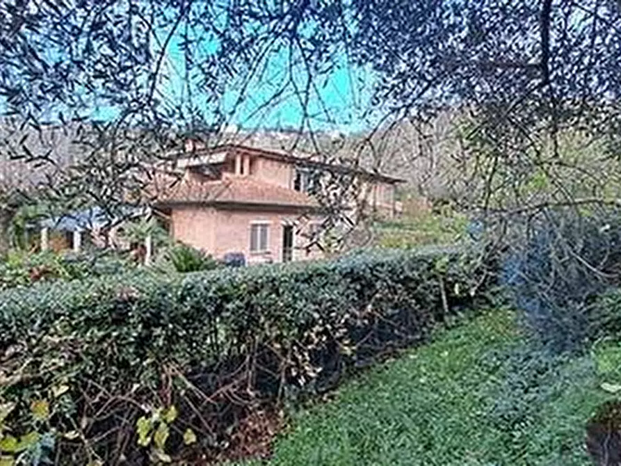 Immagine 22 di Villa in vendita  a Massarosa