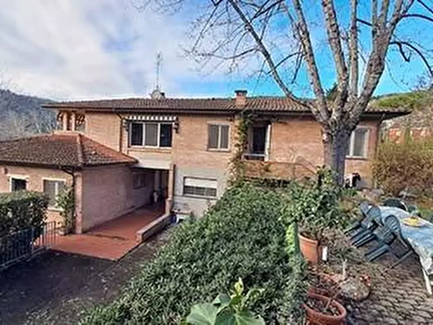 Immagine 3 di Villa in vendita  a Massarosa