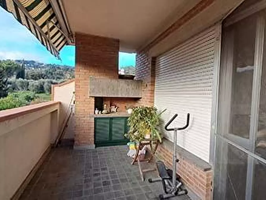 Immagine 18 di Villa in vendita  a Massarosa