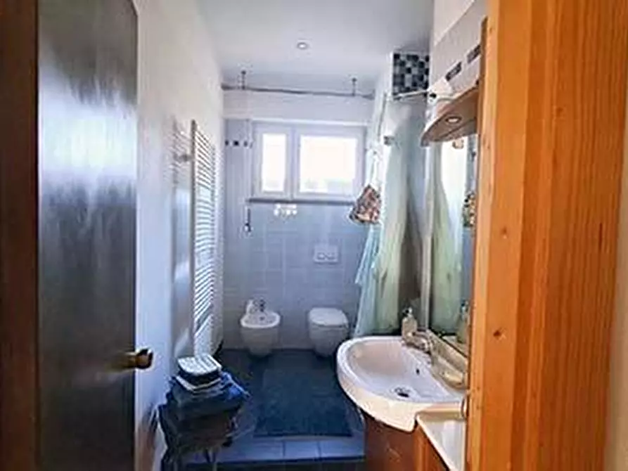 Immagine 10 di Villa in vendita  a Massarosa