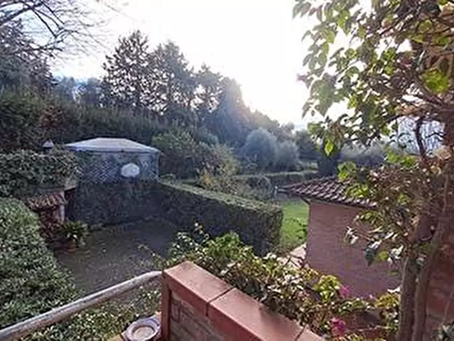 Immagine 19 di Villa in vendita  a Massarosa