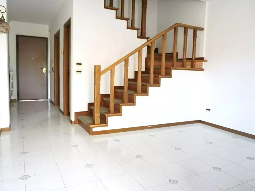 Immagine 5 di Appartamento in vendita  a Pontedera