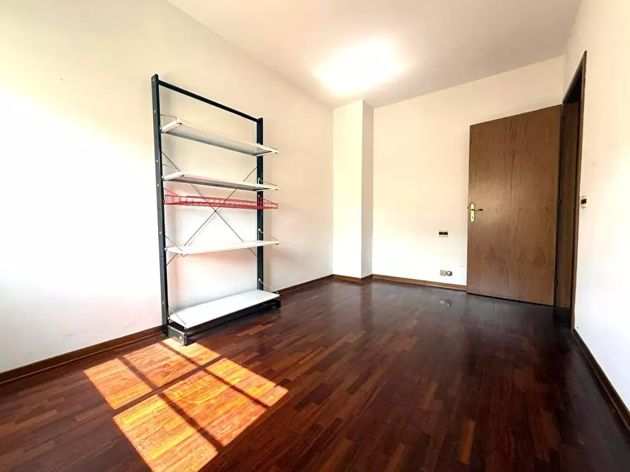 Immagine 17 di Appartamento in vendita  a Pontedera