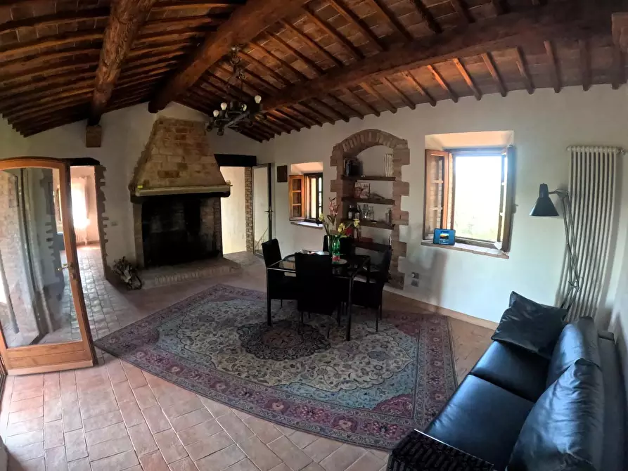 Immagine 46 di Casa colonica in vendita  a Siena