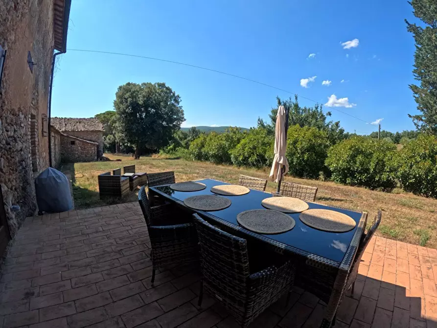 Immagine 30 di Casa colonica in vendita  a Siena