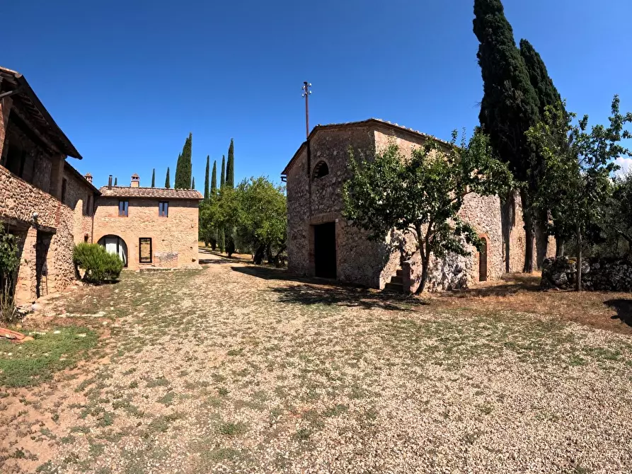 Immagine 20 di Casa colonica in vendita  a Siena